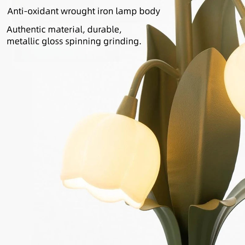 Vintage Floral Lily Table Lamp